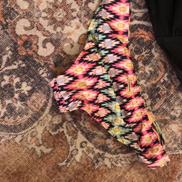 Bikini - Picture 2 of 5